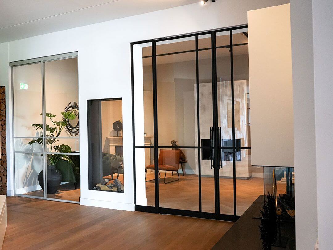 porte noire à double pivot